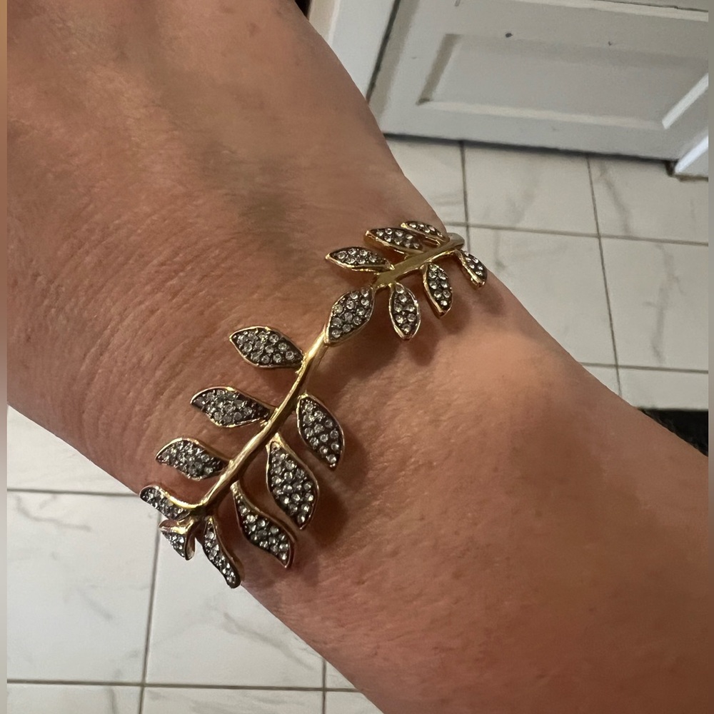 Stella & Dot Leaf Bracelet